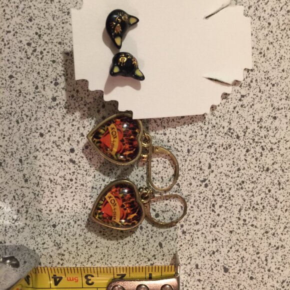 Betsey Johnson earrings - Picture 6 of 7